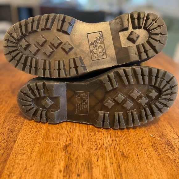 Doc Martens Leather Combat 8 - Picture 2 of 10